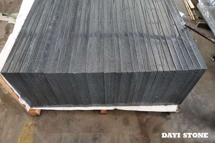 Paving Dark Grey Granite G654 Top flamed others sawn 90x60x2cm - Dayi Stone